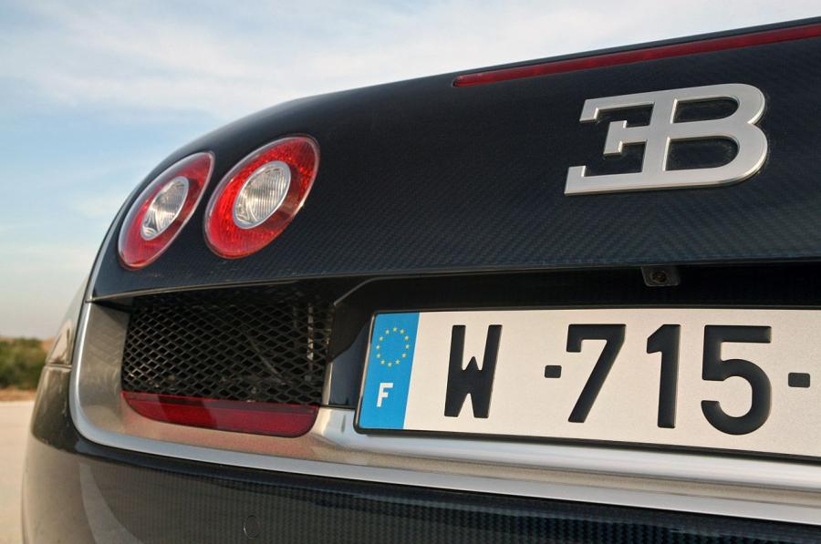  Bugatti Veyron 16.4 Super Sport 2011 года  (фото 26 из 43)